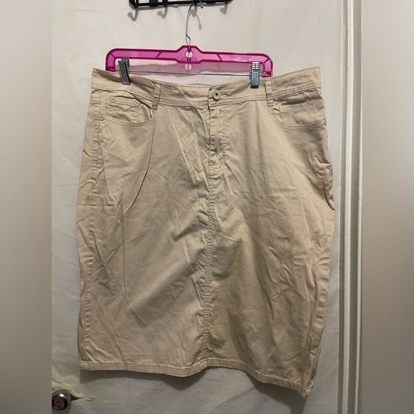 Women vidy’s khakki skirt - Picture 2 of 6